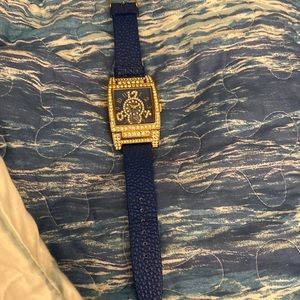 Gossip Watch all bling out New no tags